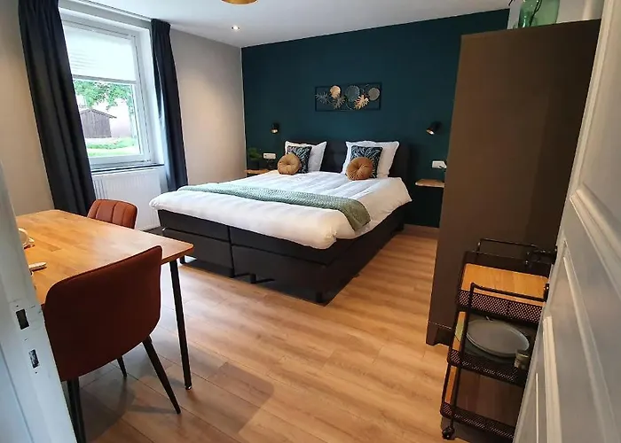 Bed & Breakfast Vroelen-noorbeek 3*